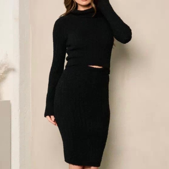 2 piece skirt & top knit set - Picture 3 of 4